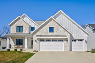 10981 Brookdale Drive, West Des Moines, IA 50266