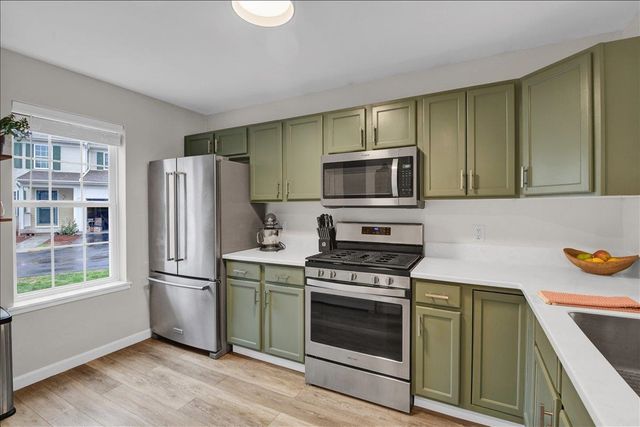 37 Fox Run Road, Essex, VT 05452