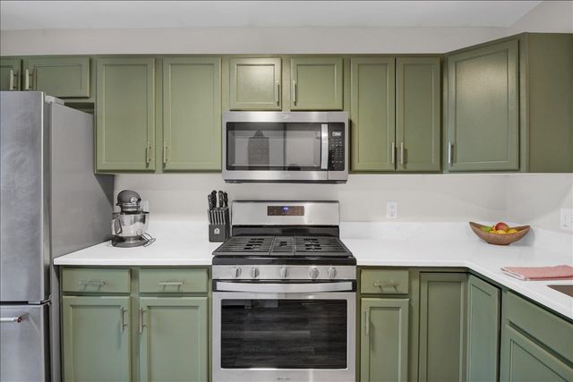 37 Fox Run Road, Essex, VT 05452