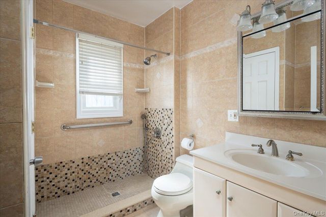 14811 10th Avenue, Whitestone, NY 11357