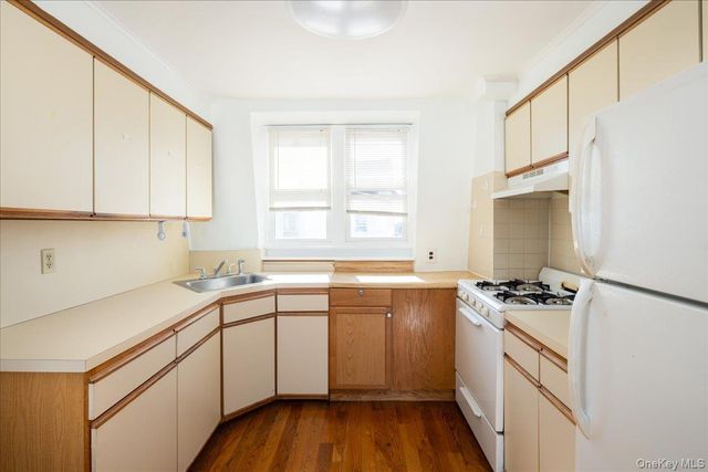 14811 10th Avenue, Whitestone, NY 11357