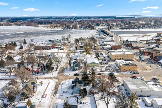 34 N 3RD STREET, Winneconne, WI 54986