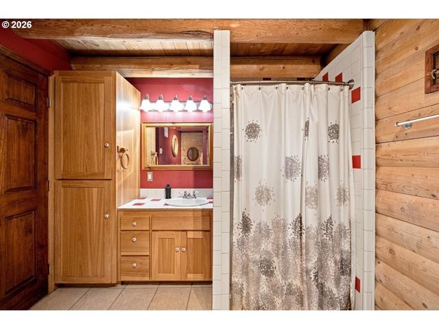 25128 LAWRENCE Rd, Junction City, OR 97448