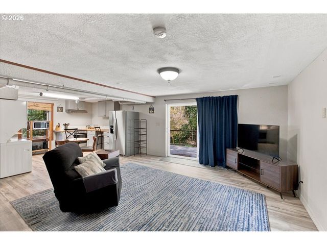 25128 LAWRENCE Rd, Junction City, OR 97448