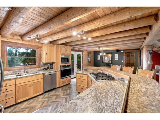 25128 LAWRENCE Rd, Junction City, OR 97448