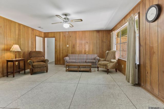 1878 Chevelle Dr, Baton Rouge, LA 70806