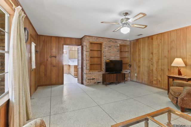 1878 Chevelle Dr, Baton Rouge, LA 70806