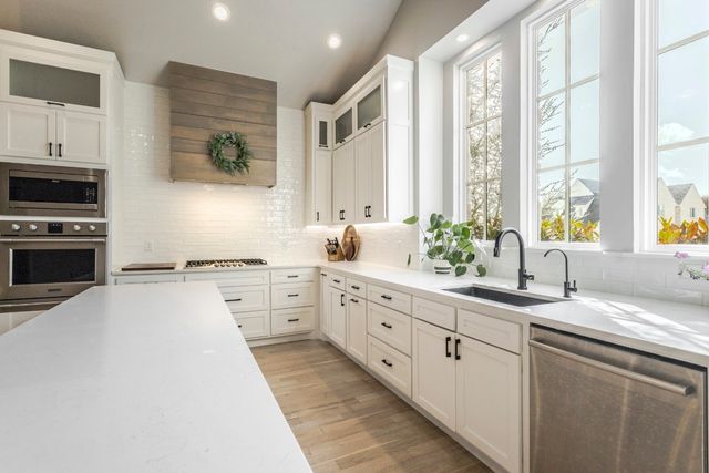 1401 Regency Bridge Circle, Edmond, OK 73034