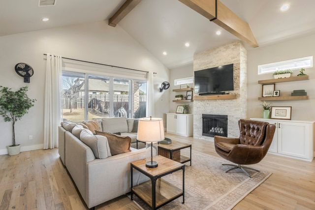 1401 Regency Bridge Circle, Edmond, OK 73034