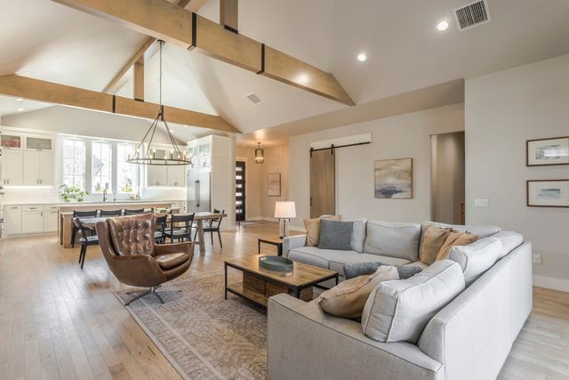 1401 Regency Bridge Circle, Edmond, OK 73034