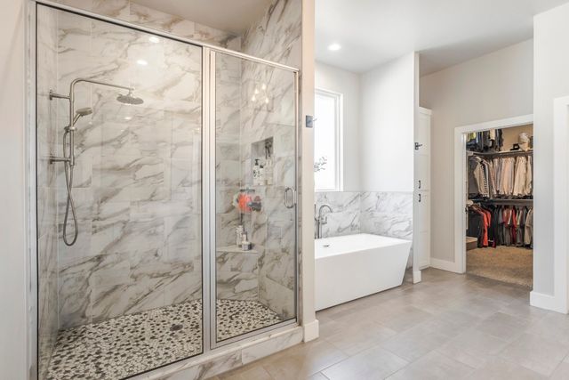 1401 Regency Bridge Circle, Edmond, OK 73034