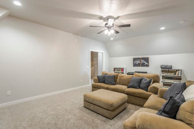 1401 Regency Bridge Circle, Edmond, OK 73034