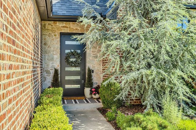 1401 Regency Bridge Circle, Edmond, OK 73034