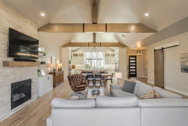 1401 Regency Bridge Circle, Edmond, OK 73034