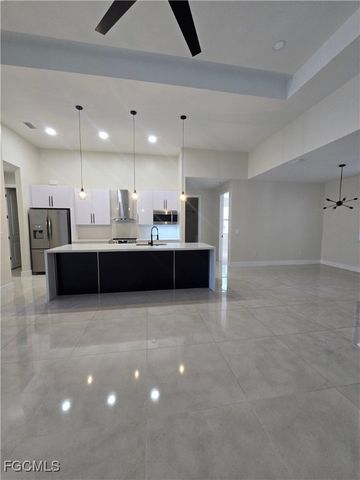 2200 SW 32nd ST, Cape Coral, FL 33914