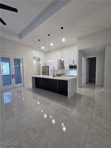 2200 SW 32nd ST, Cape Coral, FL 33914