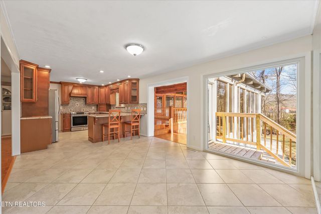 565 Hillcrest Circle, Etowah, TN 37331