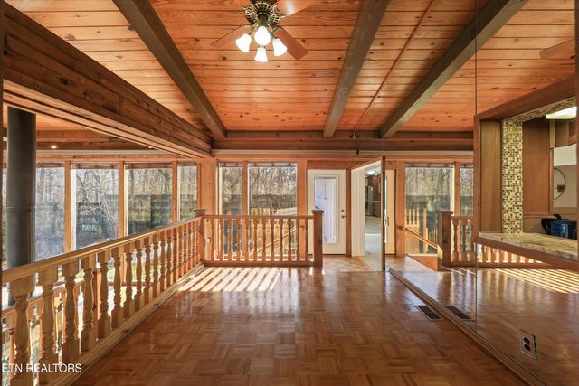 565 Hillcrest Circle, Etowah, TN 37331