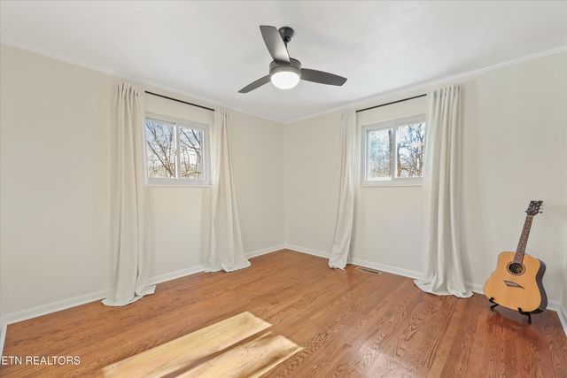 565 Hillcrest Circle, Etowah, TN 37331