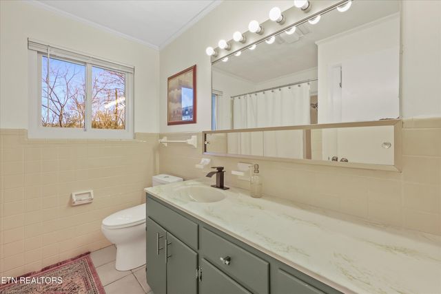 565 Hillcrest Circle, Etowah, TN 37331