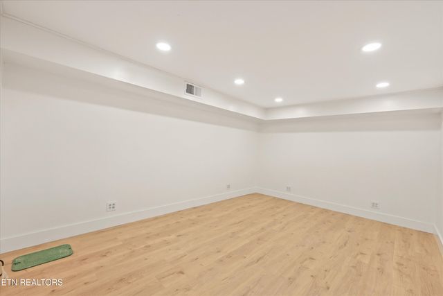 565 Hillcrest Circle, Etowah, TN 37331