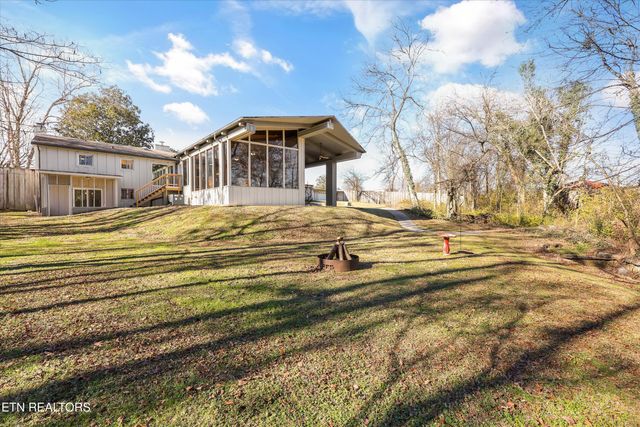 565 Hillcrest Circle, Etowah, TN 37331