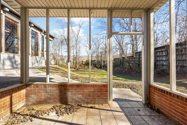 565 Hillcrest Circle, Etowah, TN 37331