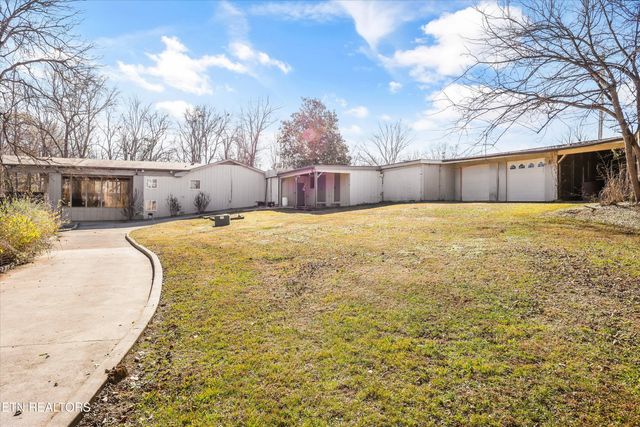 565 Hillcrest Circle, Etowah, TN 37331