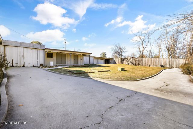 565 Hillcrest Circle, Etowah, TN 37331