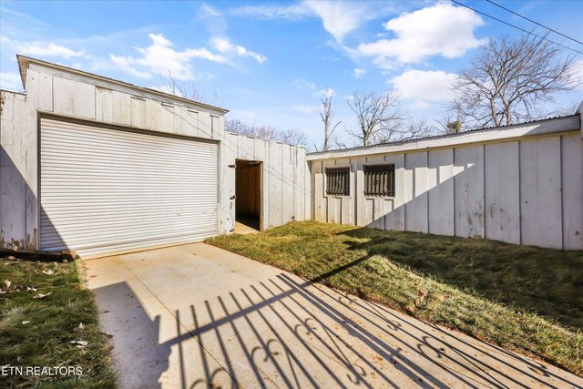 565 Hillcrest Circle, Etowah, TN 37331