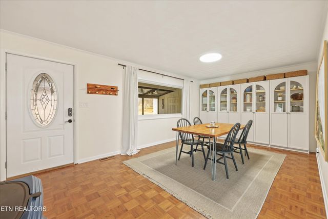 565 Hillcrest Circle, Etowah, TN 37331