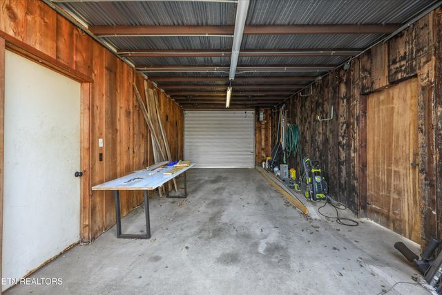 565 Hillcrest Circle, Etowah, TN 37331