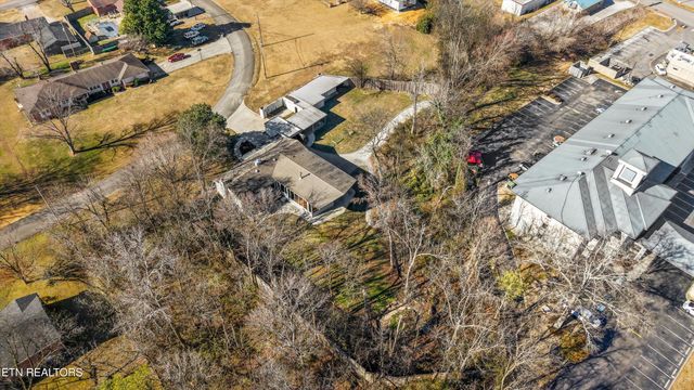 565 Hillcrest Circle, Etowah, TN 37331