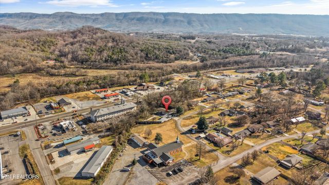 565 Hillcrest Circle, Etowah, TN 37331