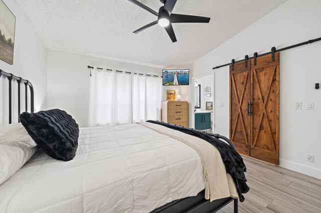 5483 Club Circle, Haverhill, FL 33415