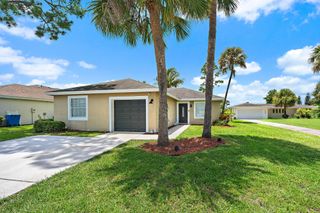 5483 Club Circle, Haverhill, FL 33415