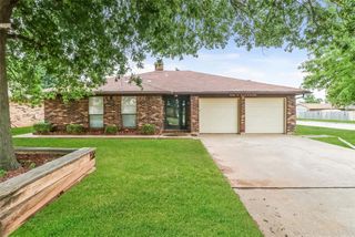 100 N Eastgate Drive, Yukon, OK 73099