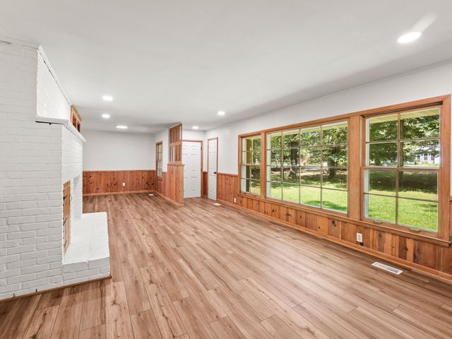 1006 Westwood Dr, Tullahoma, TN 37388