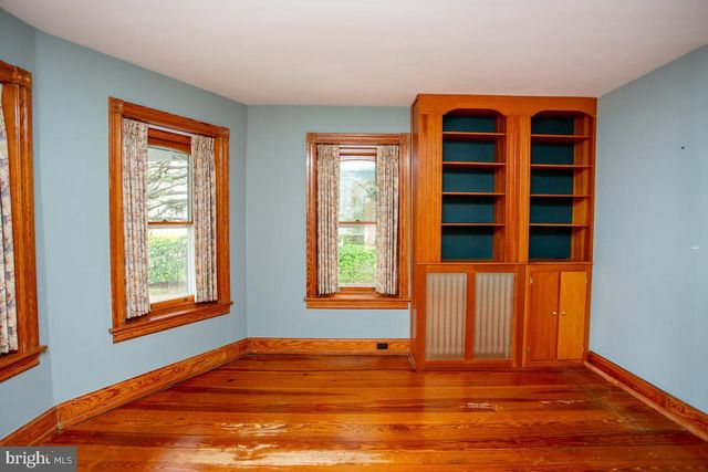 813 JUNIPER ST, Quakertown, PA 18951