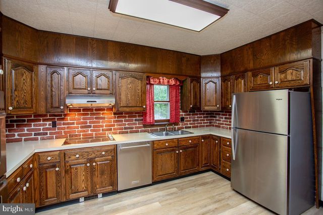 813 JUNIPER ST, Quakertown, PA 18951
