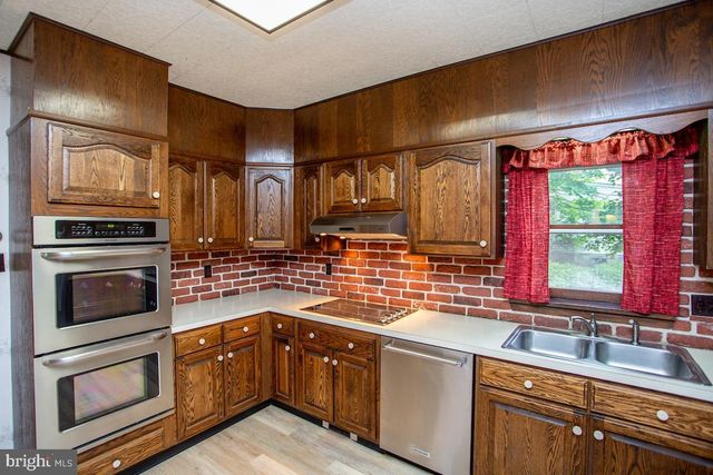 813 JUNIPER ST, Quakertown, PA 18951