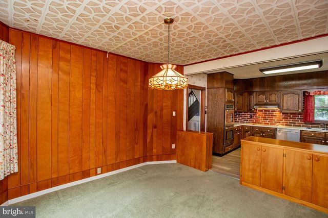 813 JUNIPER ST, Quakertown, PA 18951