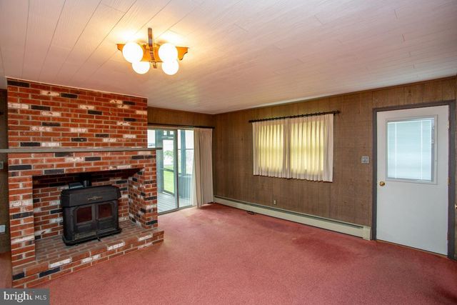 813 JUNIPER ST, Quakertown, PA 18951