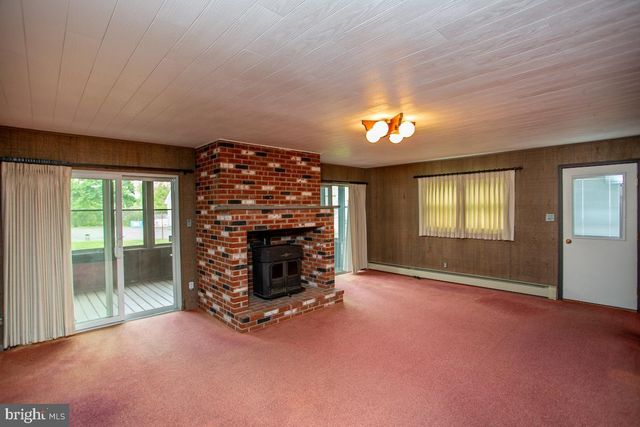 813 JUNIPER ST, Quakertown, PA 18951