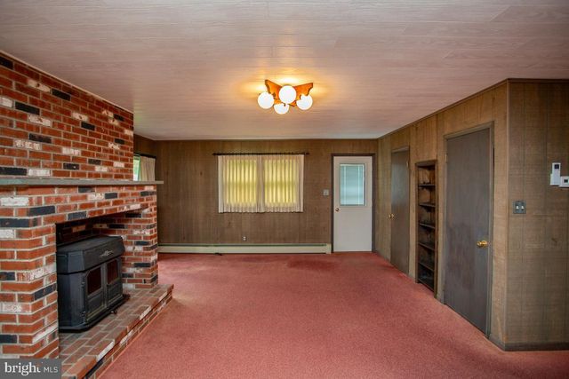 813 JUNIPER ST, Quakertown, PA 18951