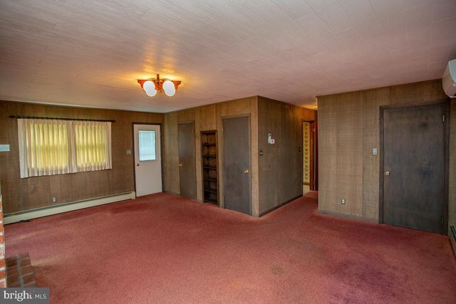 813 JUNIPER ST, Quakertown, PA 18951