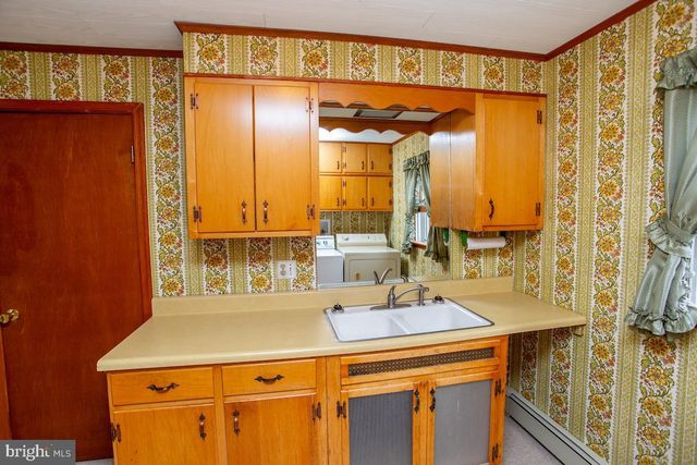 813 JUNIPER ST, Quakertown, PA 18951