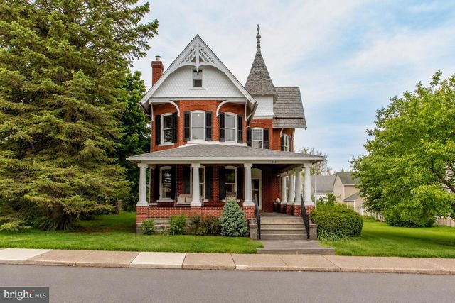 813 JUNIPER ST, Quakertown, PA 18951