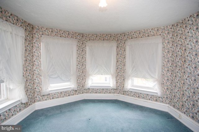 813 JUNIPER ST, Quakertown, PA 18951