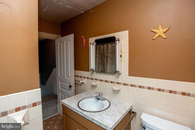 813 JUNIPER ST, Quakertown, PA 18951